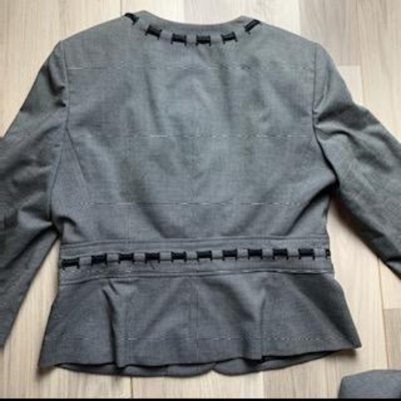 Jones New York Gray Suit Petite 8 - Picture 3 of 6